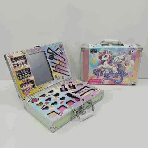 Girls Makeup Case Cosmetic Set In Carry Box